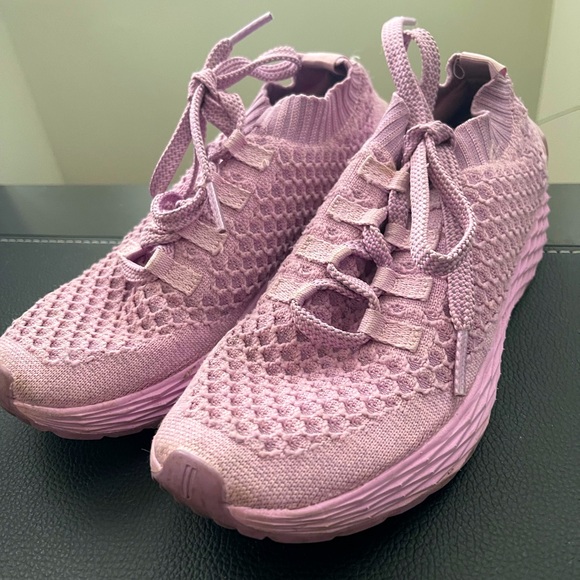 Nobull tennis shoes - Picture 2 of 2